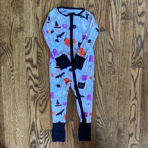 Little Sleepies Other - Halloween print Little Sleepies zip up footie, size 6-12 months. Excellent cond.
